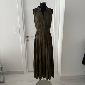 emerald green dress halter neck ILA VENUS MAXI DRESS IN GREEN